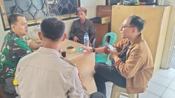 Sambang ke RS Metro Hospital, Bhabinkamtibmas Sukamulya Perkuat Sinergi Keamanan dengan Petugas Security
