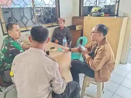 Sambang ke RS Metro Hospital, Bhabinkamtibmas Sukamulya Perkuat Sinergi Keamanan dengan Petugas Security