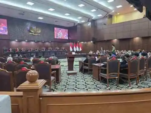 Ahli DPR Bandingkan Program Makan Sekolah di 9 Negara dalam Sidang Uji Materi APBN