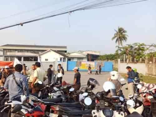 Polsek Cikupa Amankan Aksi Buruh PT Doga Group Internasional, Situasi Tetap Kondusif Polsek Cikupa Amankan Aksi Buruh PT Doga Group Internasional, Situasi Tetap Kondusif