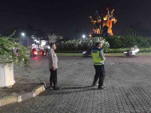 Patroli Cegah Balap Liar, Kanit Samapta Polsek Cikupa Sisir Kawasan Citra Raya hingga Perbatasan Panongan Patroli Cegah Balap Liar, Kanit Samapta Polsek Cikupa Sisir Kawasan Citra Raya hingga Perbatasan Panongan