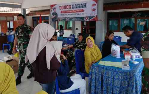 Antisipasi Krisis Stok, Dua Koramil Jajaran Kodim Bojonegoro Gelar Bakti Sosial Donor Darah Antisipasi Krisis Stok, Dua Koramil Jajaran Kodim Bojonegoro Gelar Bakti Sosial Donor Darah