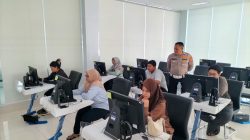 Polantas Tuban Ubah Persepsi Warga, Dikira Razia Ternyata Bantu Urusan SIM, STNK, dan BPKB