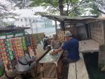 Bhabinkamtibmas Desa Sukadamai Sambangi Warung Warga, Perkuat Kedekatan dan Sampaikan Pesan Kamtibmas