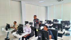 Satu Per Satu Pengendara Berhenti, Polantas Tuban Beri Solusi Langsung untuk SIM dan STNK