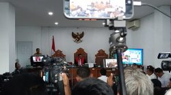 Sidang Praperadilan Roy Suryo Tarik Perhatian, Pendukung Gelar Aksi di Halaman PN Jaksel