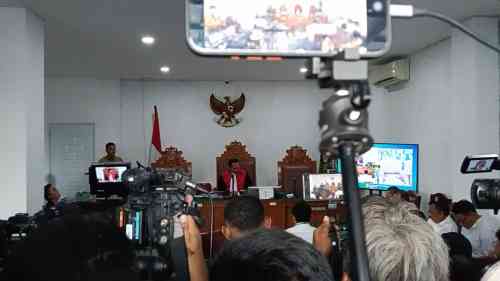 Sidang Praperadilan Roy Suryo Tarik Perhatian, Pendukung Gelar Aksi di Halaman PN Jaksel