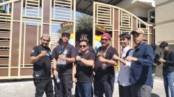 Tangis Emak-Emak Pecah di Polresta Sidoarjo, Penangkapan Tersangka Dugaan Pencabulan Anak Dituntut Segera