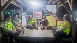 Kanit Binmas Polsek Cikupa Sambangi Pos Satkamling Desa Budimulya, Perkuat Sinergi Jaga Keamanan Lingkungan