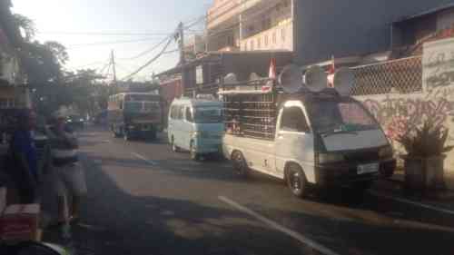 Massa Anti Korupsi Bergerak dari Johar Baru, Suarakan Tuntutan di Polda Metro Jaya dan KPK Massa Anti Korupsi Bergerak dari Johar Baru, Suarakan Tuntutan di Polda Metro Jaya dan KPK