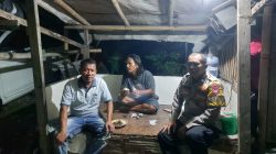 Bhabinkamtibmas Desa Sukadamai Sambangi Pos Siskamling, Ajak Warga Tingkatkan Kewaspadaan Lingkungan
