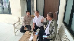Bhabinkamtibmas Desa Cibadak Intensifkan Cooling System di Kantor Desa, Perkuat Sinergi Ciptakan Kamtibmas Kondusif