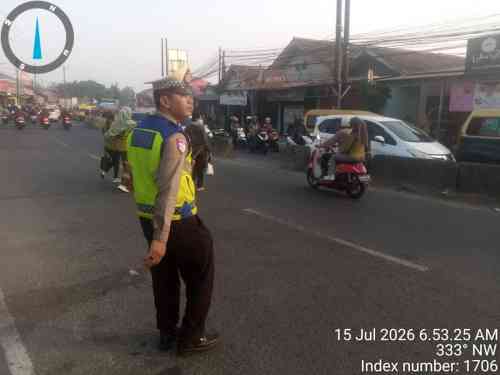 Personel Lantas Polsek Cikupa Laksanakan PECAK Pagi, Wujudkan Kamseltibcar Lantas di Jam Sibuk