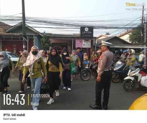 Personel Lantas Polsek Cikupa Laksanakan PECAK Sore Hari, Wujudkan Arus Lalu Lintas Aman dan Lancar