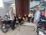 Bhabinkamtibmas Polsek Cikupa Laksanakan Program POLIRAN, Berikan Motivasi kepada Warga Pencari Kerja