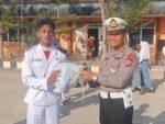Ditlantas Polda PBD Tanamkan Disiplin dan Kesadaran Tertib Lalu Lintas kepada Pelajar Melalui Upacara Bendera
