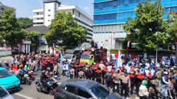 Aksi KSPI Jawa Barat di Kemendagri, Massa Tuntut Gubernur Terbitkan SK UMSK Baru Tanpa Banding