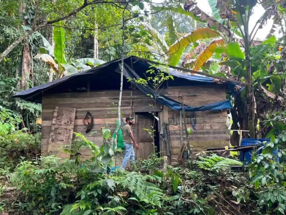 Satresnarkoba Polresta Sorong Kota Ungkap Tempat Produksi Miras Lokal Jenis Cap Tikus, 166 Liter Barang Bukti Diamankan