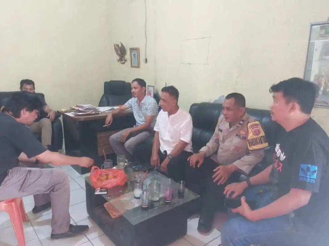 Poliran Humanis, Bhabinkamtibmas Polsek Cikupa Berikan Motivasi Kerja kepada Warga Desa Sukadamai