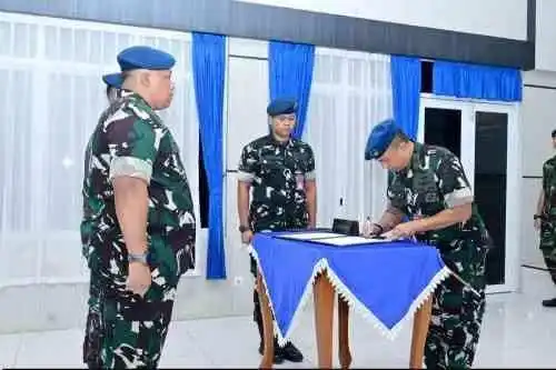 Komandan Lanud Sjamsudin Noor Pimpin Sertijab Kadispers, Tegaskan Pembinaan Personel sebagai Pilar Kekuatan Satuan