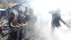 Kodim 1714/Puncak Jaya Reaksi Cepat Bantu Pemadaman Kebakaran di Kota Mulia Kodim 1714/Puncak Jaya Reaksi Cepat Bantu Pemadaman Kebakaran di Kota Mulia