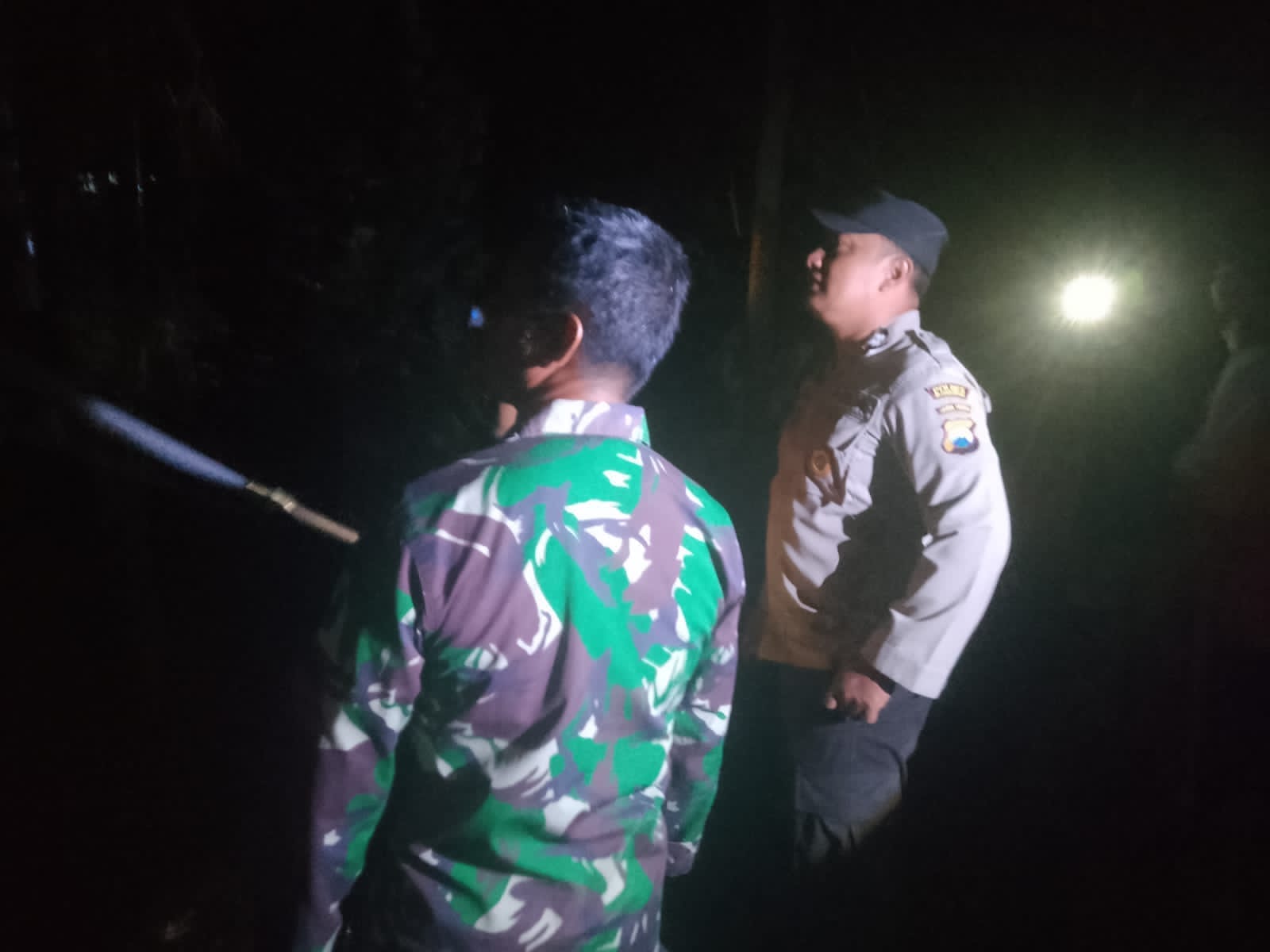 Respon Cepat Babinsa Dan Tim Gabungan Berhasil Padamkan Kebakaran Lahan