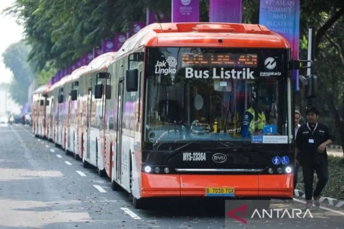 Inisiatif Elektrifikasi Transportasi Publik di Jakarta