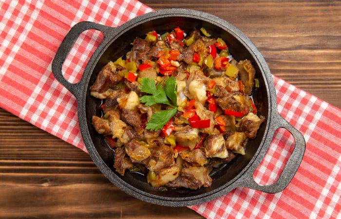 Menyajikan Sensasi Pedas dengan Oseng Mercon Daging Sapi Menyajikan Sensasi Pedas dengan Oseng Mercon Daging Sapi