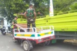 Menembus Gang Sempit: Ketika ‘Motor Roda Tiga’ Satgas TMMD 129 Bojonegoro Bawa Harapan Rumah Layak Huni Warga Kesongo