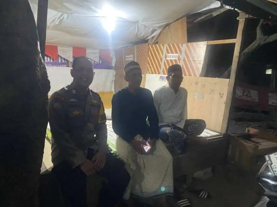 Bhabinkamtibmas Polsek Cikupa Perkuat Siskamling Bersama Warga Kelurahan Bunder