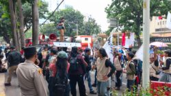 WALHI Gelar Aksi di Kementerian ESDM, Desak Pemerintah Wujudkan Transisi Energi Berkeadilan