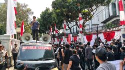 Lembaga Sosial Pemuda Nusantara Gelar Aksi di MA, Desak Evaluasi Ketua PN Jakarta Timur