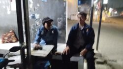 Bhabinkamtibmas Kelurahan Sukamulya Bersama Warga Aktifkan Satkamling, Jaga Kamtibmas Lingkungan Bhabinkamtibmas Kelurahan Sukamulya Bersama Warga Aktifkan Satkamling, Jaga Kamtibmas Lingkungan