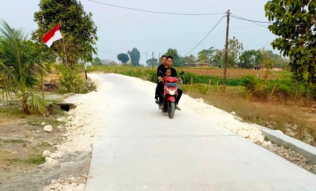 Akses Mulus, Ekonomi Terakselerasi: Jalan Cor Beton TMMD 129 Bojonegoro di Kedungpandan Tuntas 100 Persen