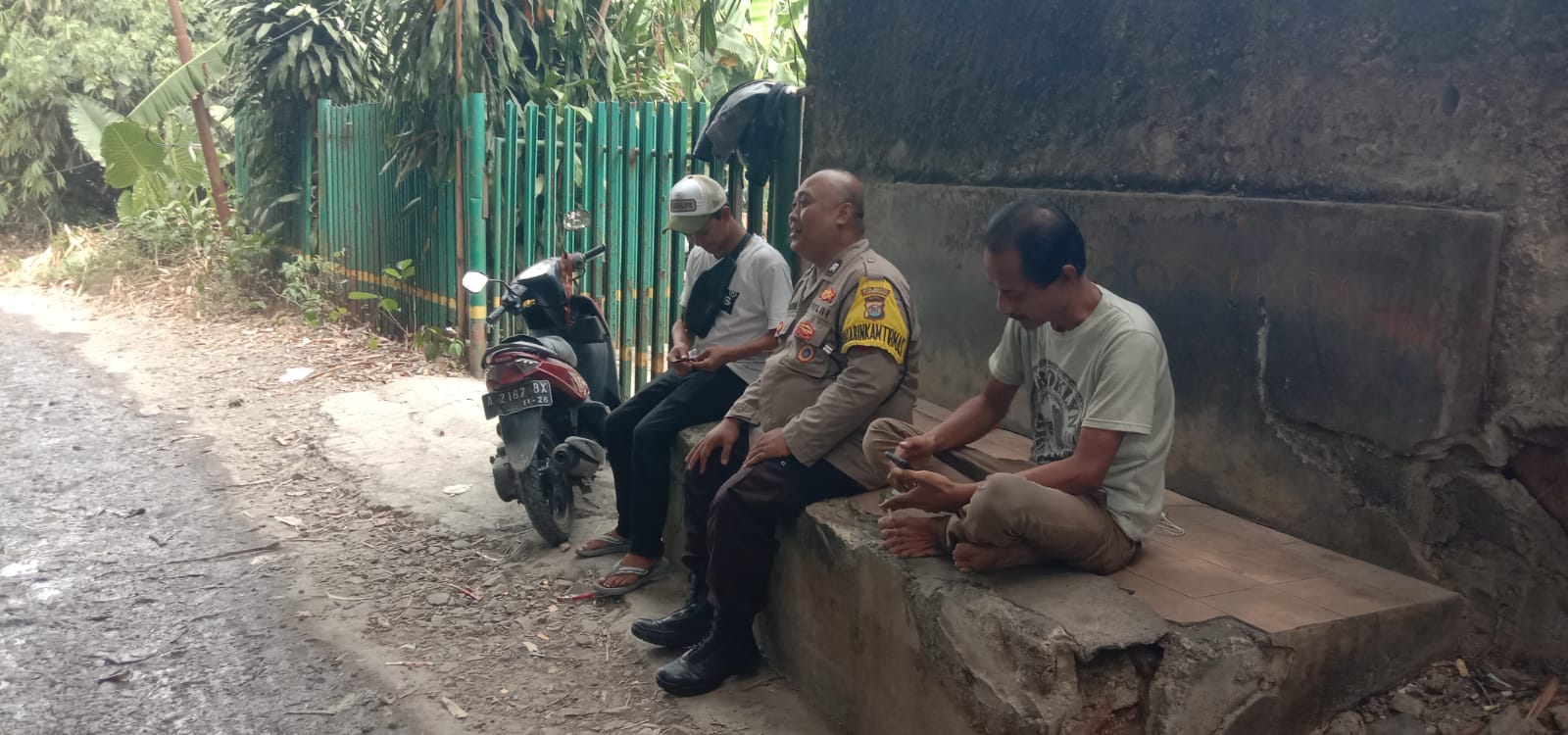 Aiptu Rukmono Dorong Warga Produktif melalui Program Polisi Peduli Pengangguran di Desa Budimulya Aiptu Rukmono Dorong Warga Produktif melalui Program Polisi Peduli Pengangguran di Desa Budimulya