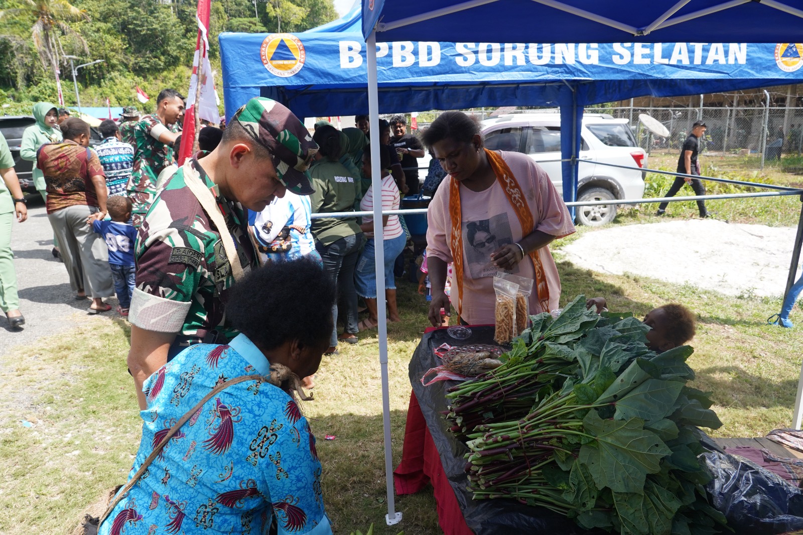 UMKM Persit KCK Cabang XVI Ramaikan Penutupan TMMD Ke-129, Hasil Kebun Mama-Mama Sesor Jadi Produk Unggulan UMKM Persit KCK Cabang XVI Ramaikan Penutupan TMMD Ke-129, Hasil Kebun Mama-Mama Sesor Jadi Produk Unggulan
