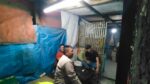 Bhabinkamtibmas Sambangi Pos Satkamling Desa Bojong, Perkuat Kamtibmas Bersama Warga