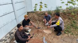 Bhabinkamtibmas Kelurahan Sukamulya Sambangi Warga, Sampaikan Pesan Kamtibmas dan Program Poliran