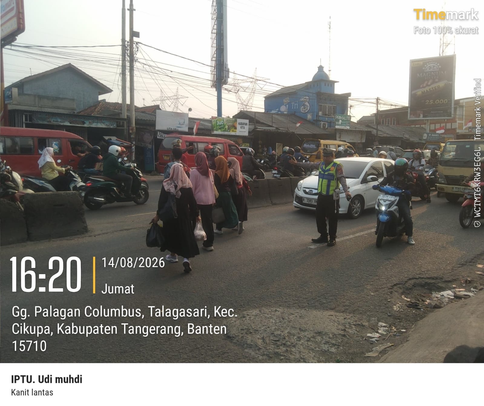 IPTU Udi Muhdi Pimpin PECAK Sore Hari, Antisipasi Kepadatan Arus Lalu Lintas di Cikupa IPTU Udi Muhdi Pimpin PECAK Sore Hari, Antisipasi Kepadatan Arus Lalu Lintas di Cikupa