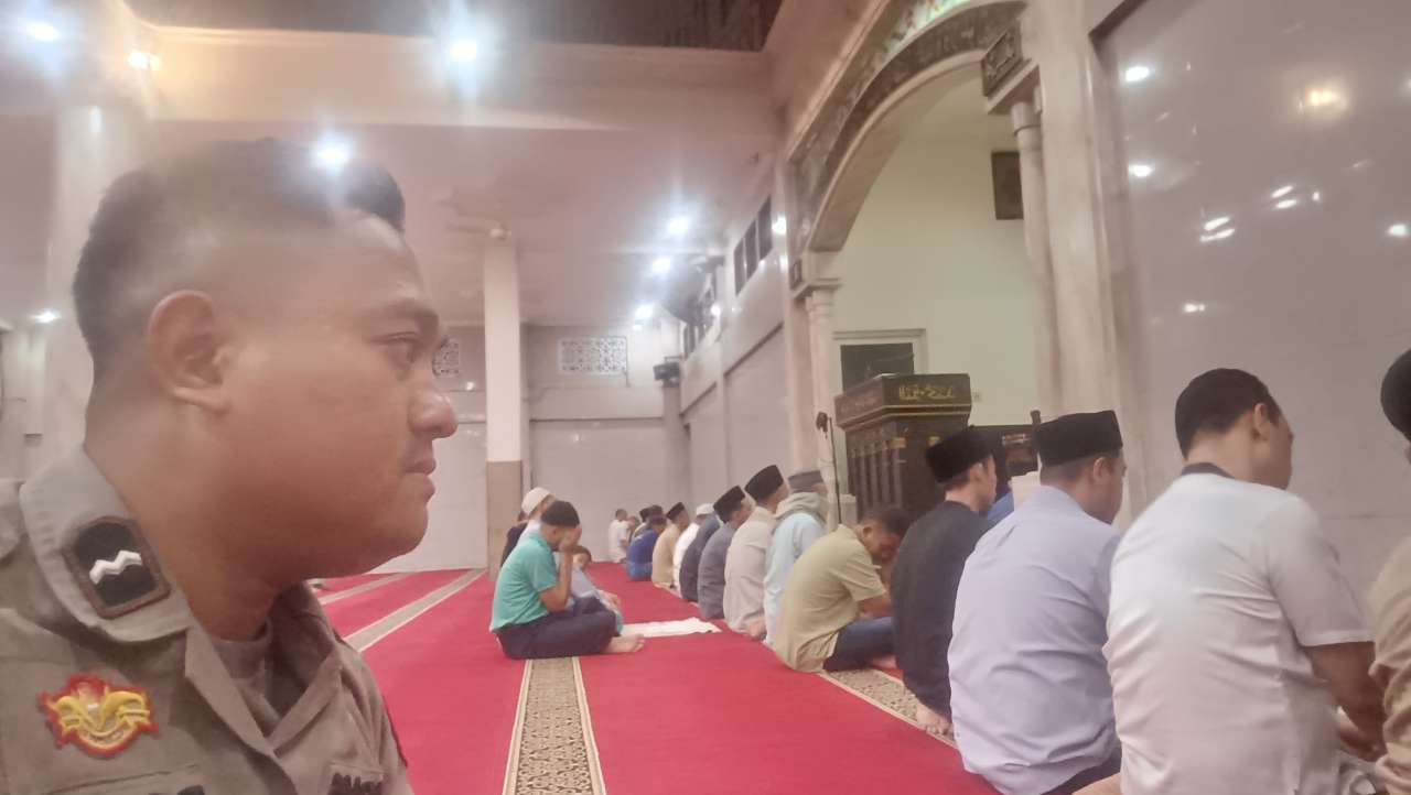 Bhabinkamtibmas Polsek Cikupa Gelar Suling, Sampaikan Pesan Kamtibmas kepada Jamaah Bhabinkamtibmas Polsek Cikupa Gelar Suling, Sampaikan Pesan Kamtibmas kepada Jamaah