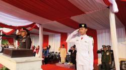 AKP Susanto Pimpin Upacara Penurunan Bendera HUT ke-81 RI Tingkat Kecamatan Cikupa
