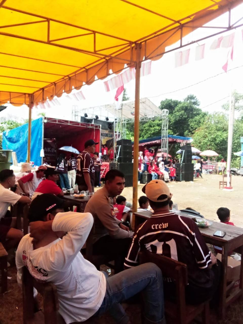 Bhabinkamtibmas Kelurahan Sukamulya Monitoring Perlombaan HUT ke-81 RI, Jaga Kamtibmas Tetap Kondusif