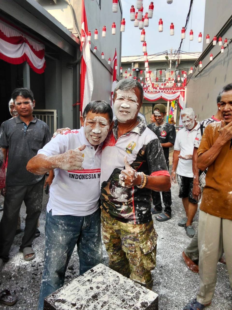 Purnawirawan Pelda Abdul Latif Ciptakan Suasana Meriah Lewat Perayaan HUT Ke-81 RI Bersama Warga Purnawirawan Pelda Abdul Latif Ciptakan Suasana Meriah Lewat Perayaan HUT Ke-81 RI Bersama Warga