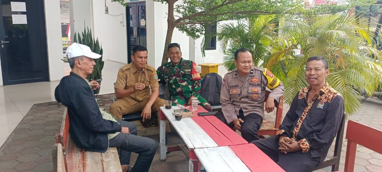 Aipda S. Hamdi Sambangi Warga Desa Cikupa, Perkuat Komunikasi dan Jaga Kamtibmas