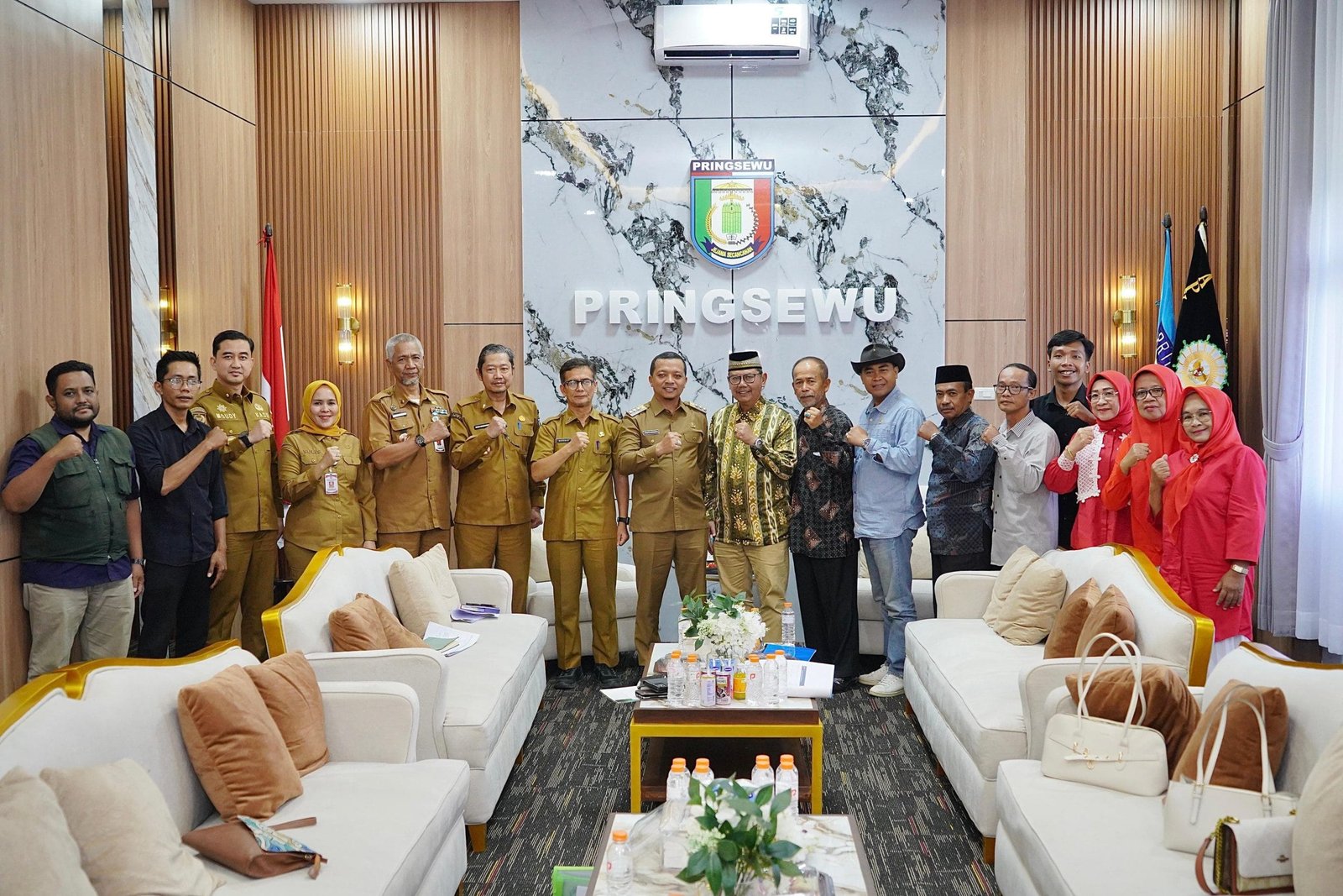 Tujuh Hari Penuh Hiburan, Festival Merdeka Pringsewu Siap Semarakkan HUT RI ke-81 Pada 24-30 Agustus. Tujuh Hari Penuh Hiburan, Festival Merdeka Pringsewu Siap Semarakkan HUT RI ke-81 Pada 24-30 Agustus.