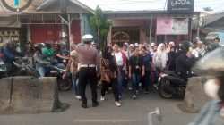 IPTU Udi Muhdi Pimpin PECAK, Atur Lalu Lintas Sore di Jalan Raya Serang Cikupa