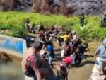 Sumber Air Bersih Terjaga, Satgas Yonif 2 Marinir dan Warga Enarotali Kompak Bergotong Royong