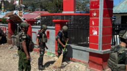 Konsistensi Pasukan Marinir di Paniai, Jaga Keamanan Sekaligus Kebersihan Lingkungan