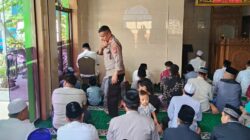 Polsek Cikupa Gelar Jumat Keliling, Perkuat Silaturahmi dan Kamtibmas Bersama Warga Polsek Cikupa Gelar Jumat Keliling, Perkuat Silaturahmi dan Kamtibmas Bersama Warga