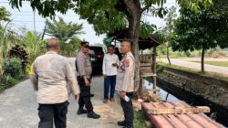 Kapolsek Cikupa Langsung Cek Jembatan, Pastikan Kondisi Infrastruktur yang Digunakan Warga Kapolsek Cikupa Langsung Cek Jembatan, Pastikan Kondisi Infrastruktur yang Digunakan Warga